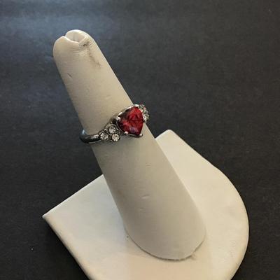 Beautiful red heart ruby fashion ring