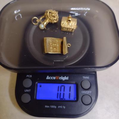 14 Yellow Gold Charms- House, Urn, and Diploma Designs- Approx Total Weight 10.1 Grams (#61)
