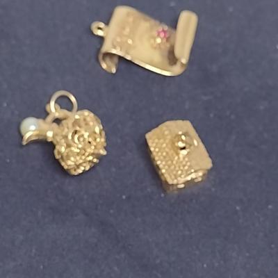 14 Yellow Gold Charms- House, Urn, and Diploma Designs- Approx Total Weight 10.1 Grams (#61)