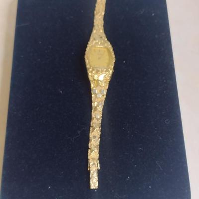 Seiko 14 Karat Yellow Gold Nugget Design Quartz Ladies' Wrist Watch- Total Weight Approx 22.5 Grams (#66)