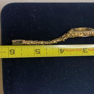 Seiko 14 Karat Yellow Gold Nugget Design Quartz Ladies' Wrist Watch- Total Weight Approx 22.5 Grams (#66)