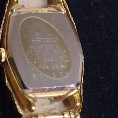 Seiko 14 Karat Yellow Gold Nugget Design Quartz Ladies' Wrist Watch- Total Weight Approx 22.5 Grams (#66)