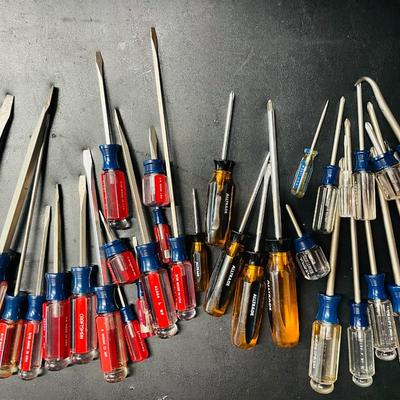 Large Screw Driver Lot, Craftsman & Othets