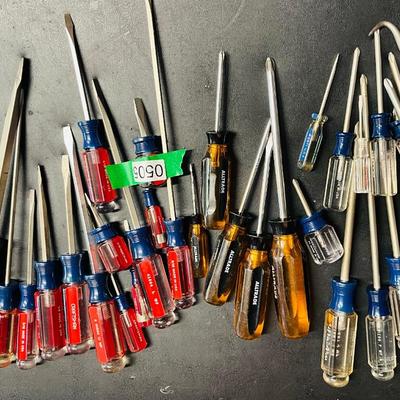 Large Screw Driver Lot, Craftsman & Othets