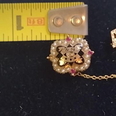10 Karat Gold Enameled Phi Mu Sorority Pin with Pearls and Rubies- Approx Total Weight 5.0 Grams (#67)