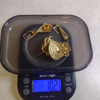 14 Karat Yellow Gold Single Earrings- Approx Total Weight 10.2 Grams (#68)