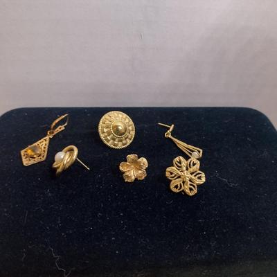 14 Karat Yellow Gold Single Earrings- Approx Total Weight 10.2 Grams (#68)