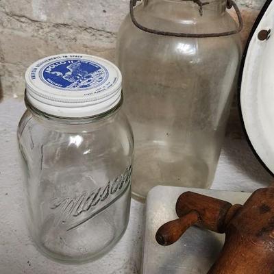 Sale Photo Thumbnail #276: Big enamelware bowl and stock pot along with some other vintage kitchen items.