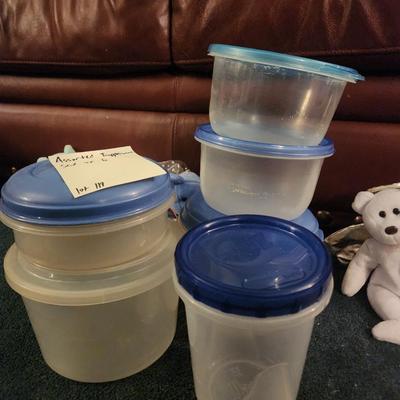 Assorted Tupperware