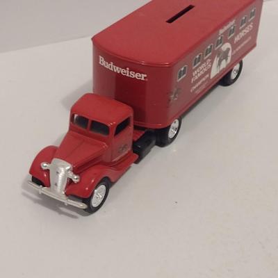 Pair of ERTL Scale Model Die Cast Banks- Budweiser Trucks