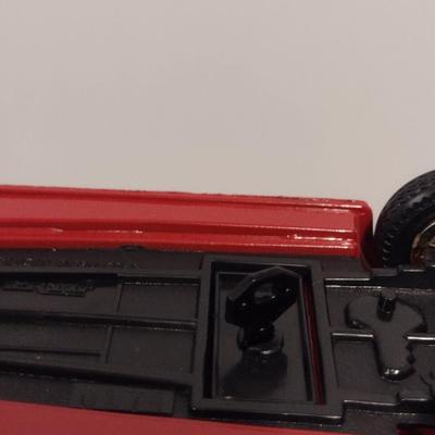 Pair of ERTL Scale Model Die Cast Banks- Budweiser Delivery Vans