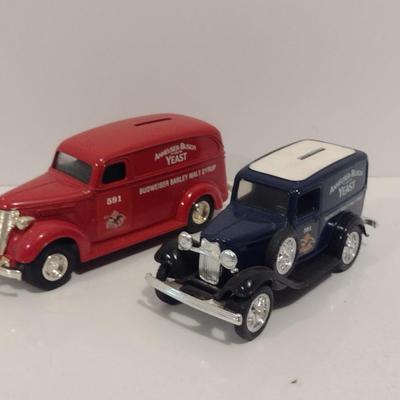 Pair of ERTL Scale Model Die Cast Banks- Budweiser Delivery Vans
