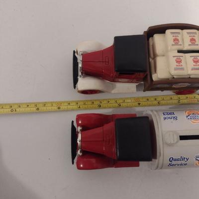 Pair of ERTL Scale Model Die Cast Banks- Southern States Delivery Trucks