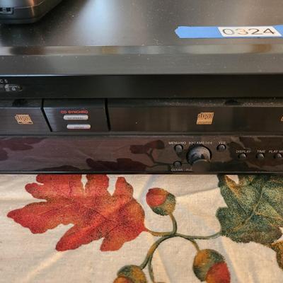 Sony 5 CD Changer w Remote RCD w500C w remote