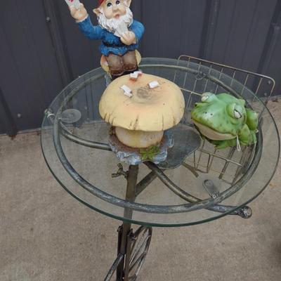 YARD OR PATIO TRICYCLE STANDS