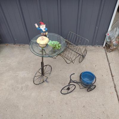 YARD OR PATIO TRICYCLE STANDS