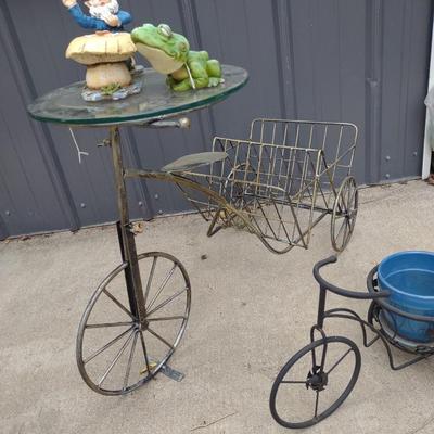YARD OR PATIO TRICYCLE STANDS