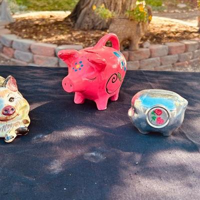 3 LITTLE PIGGY BANKS