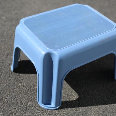 Sale Photo Thumbnail #80: small plastic stool
