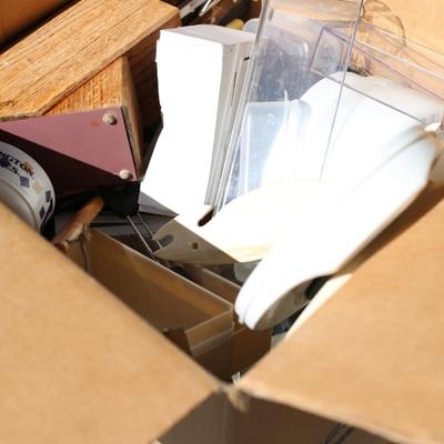 Sale Photo Thumbnail #84: Appears to be Kitchen items