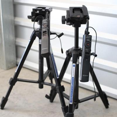Sale Photo Thumbnail #144: 2 tripods with controllers appears to be in good condition
untested