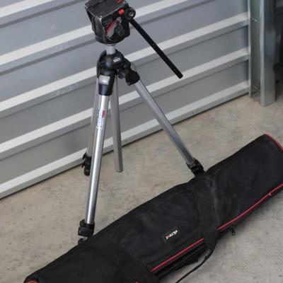 Sale Photo Thumbnail #158: Used Tripod with case