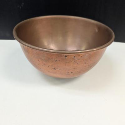 Sale Photo Thumbnail #1846: Antique Copper Mixing Bowl 10" In Diameter