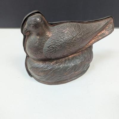 Sale Photo Thumbnail #667: Antique Two Part Mold Of A Pigeon