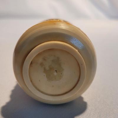Carved Resin Snuff Bottles (K-EL)