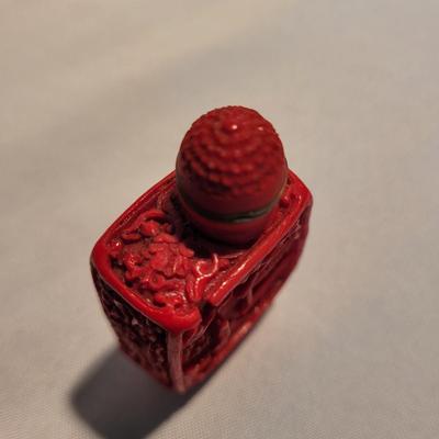 Carved Resin Snuff Bottles (K-EL)