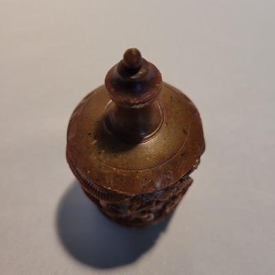 Carved Resin Snuff Bottles (K-EL)