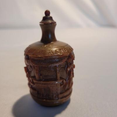Carved Resin Snuff Bottles (K-EL)