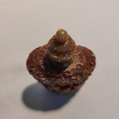 Carved Resin Snuff Bottles (K-EL)