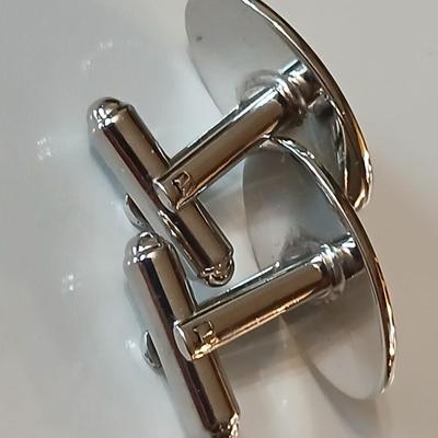 Men's tie clips and cuff links