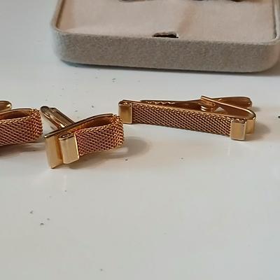 Men's tie clips and cuff links