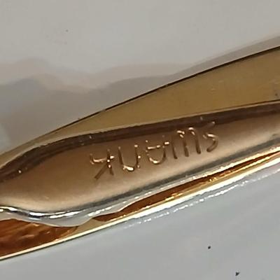 Men's tie clips and cuff links