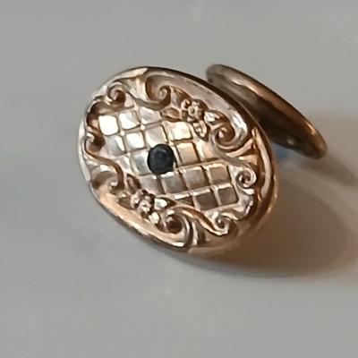 Men's tie clips and cuff links