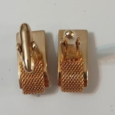 Men's tie clips and cuff links