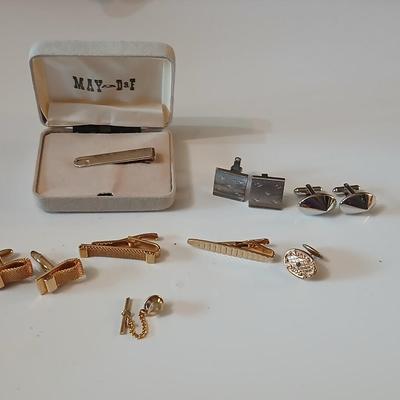 Men's tie clips and cuff links