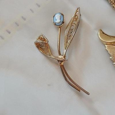 Vintage gold toned leaf themed Jewlery - Brooch pins, earrings, Money, Laurel Burch, Sarah Coventry