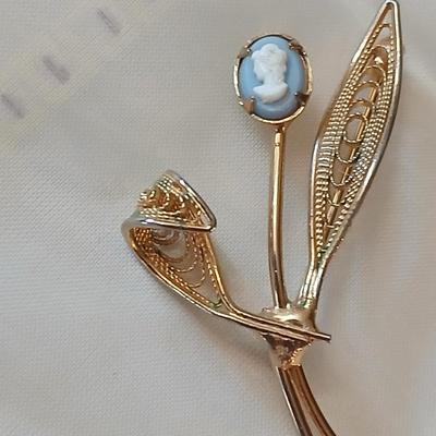 Vintage gold toned leaf themed Jewlery - Brooch pins, earrings, Money, Laurel Burch, Sarah Coventry