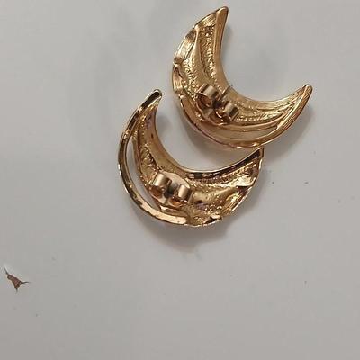 Vintage gold toned leaf themed Jewlery - Brooch pins, earrings, Money, Laurel Burch, Sarah Coventry