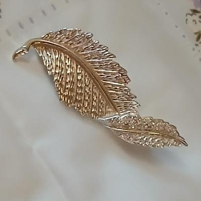 Vintage gold toned leaf themed Jewlery - Brooch pins, earrings, Money, Laurel Burch, Sarah Coventry