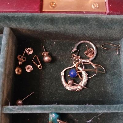 Jewlery box with assorted jewelry