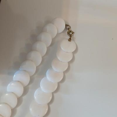 Jewlery box with assorted jewelry