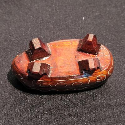 Opal and Glass Snuff Bottles (K-EL)