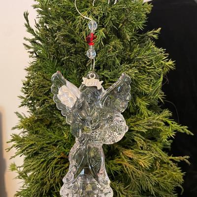 2011 ANNUAL ANGEL WATERFORD CRYSTAL ORNAMENT