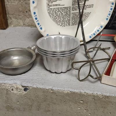 Sale Photo Thumbnail #309: A whole bunch of stuff out of a kitchen. Waffle maker in the box, large painted tray, cool vintage carving set inbthe box.