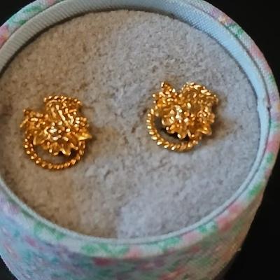 Gold toned Jewelry - chains - ring - earrings - rhinestone