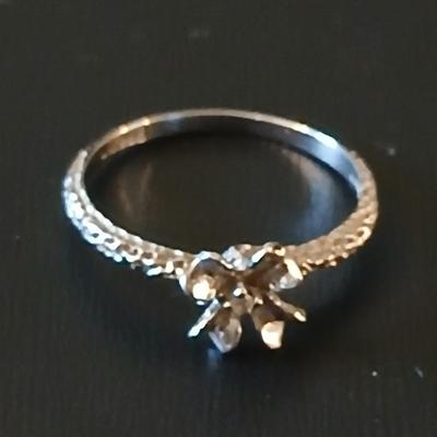 For the love of your life - Pearl necklace with embellished heart and a 14 KT marked band with flower